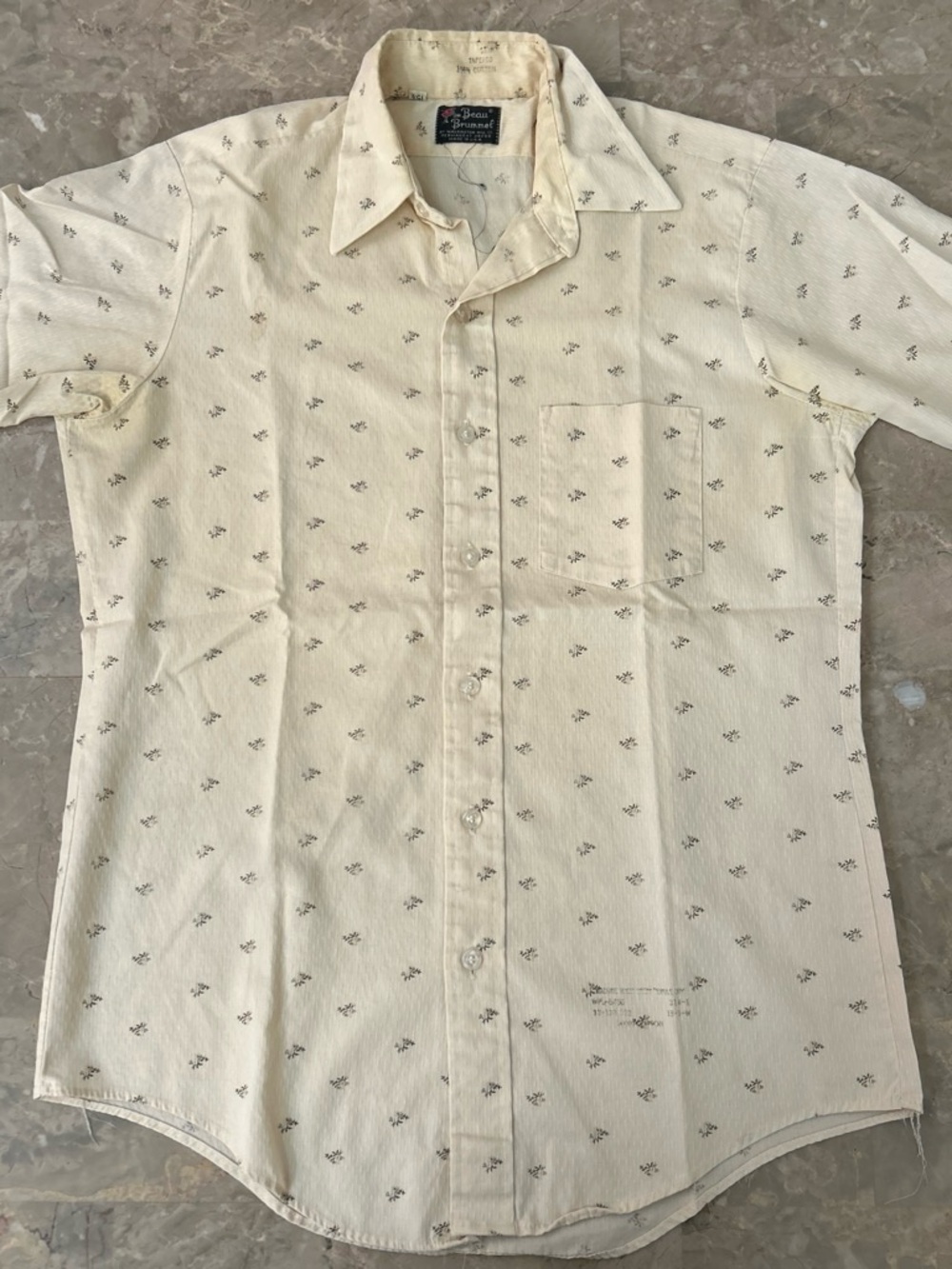 Vintage 1970s Beau Brummel Floral Shirt Made USA Cream Short Sleeve 15.5